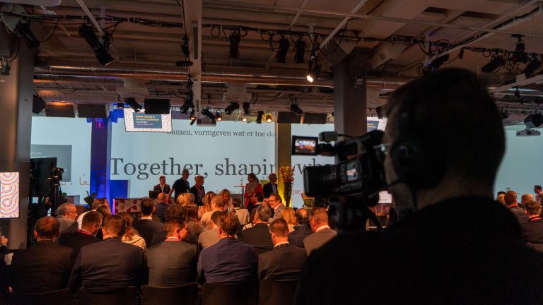 Interaktiv konferens i studio